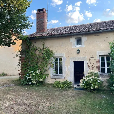 Le Prieure Saint Pierre, Gites Et Chambres D'Hotes Dans Un Parc Classe Réaumur Buitenkant foto