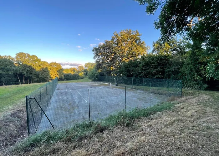 Le Prieure Saint Pierre, Gites Et Chambres D\'Hotes Dans Un Parc Classe