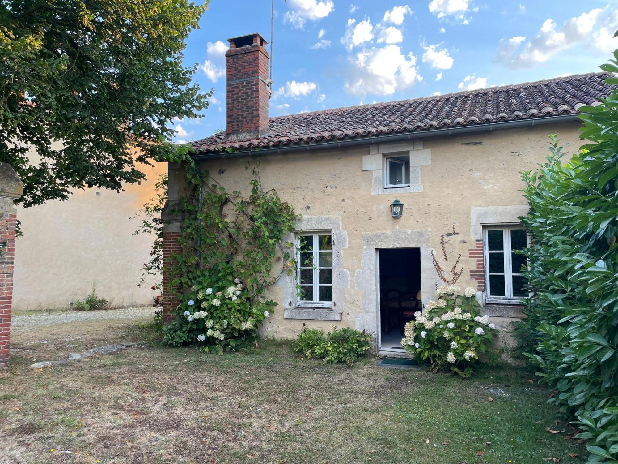 Le Prieure Saint Pierre, Et D'hotes Dans Un Parc Classe * Reaumur
