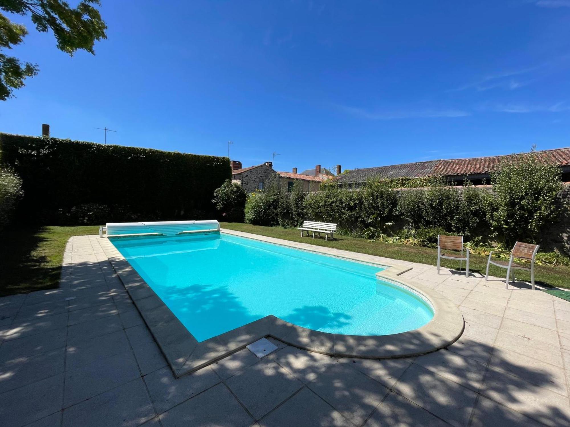 Le Prieure Saint Pierre, Et D'hotes Dans Un Parc Classe Holiday home Reaumur